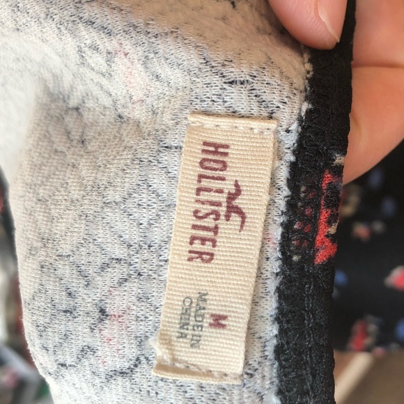 HOLLISTER cute floral crop tank top - Picture 4 of 4